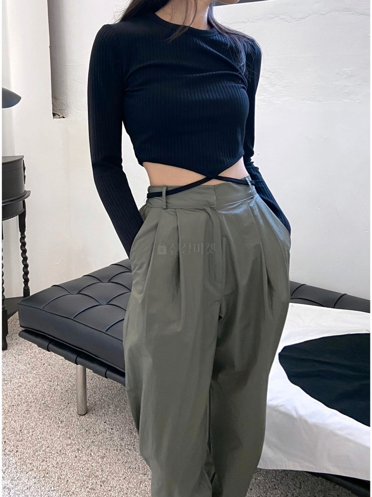 Le Sserafim String Crop Top