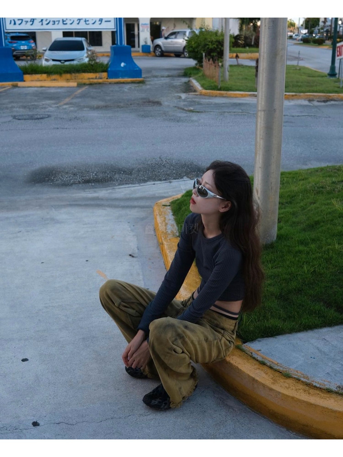 Le Sserafim String Crop Top