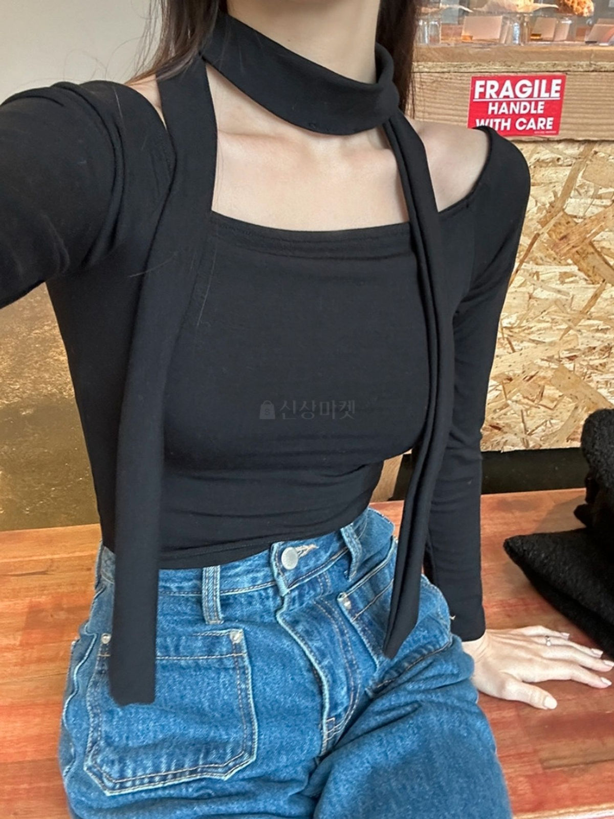 Jennie Outfit Set Scarf &amp; Off Shoulder Top