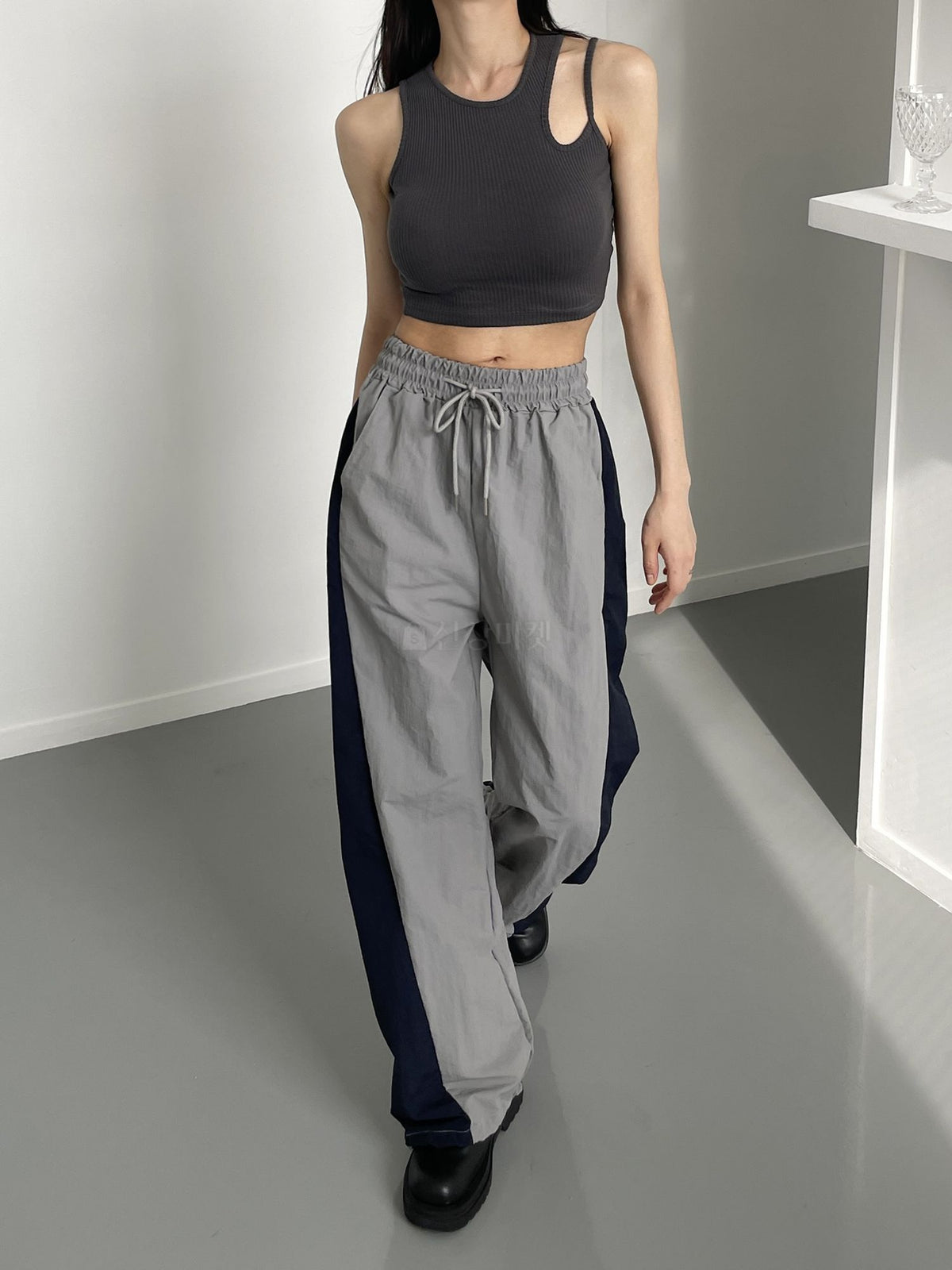 Le Sserafim Asymmetrical Open Shoulder Ribbed Crop Top