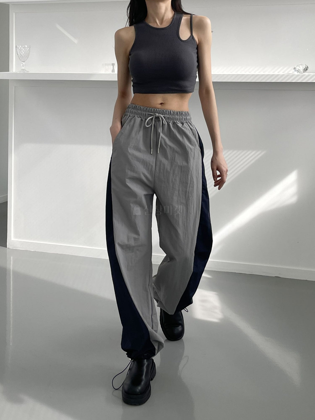 Le Sserafim Asymmetrical Open Shoulder Ribbed Crop Top