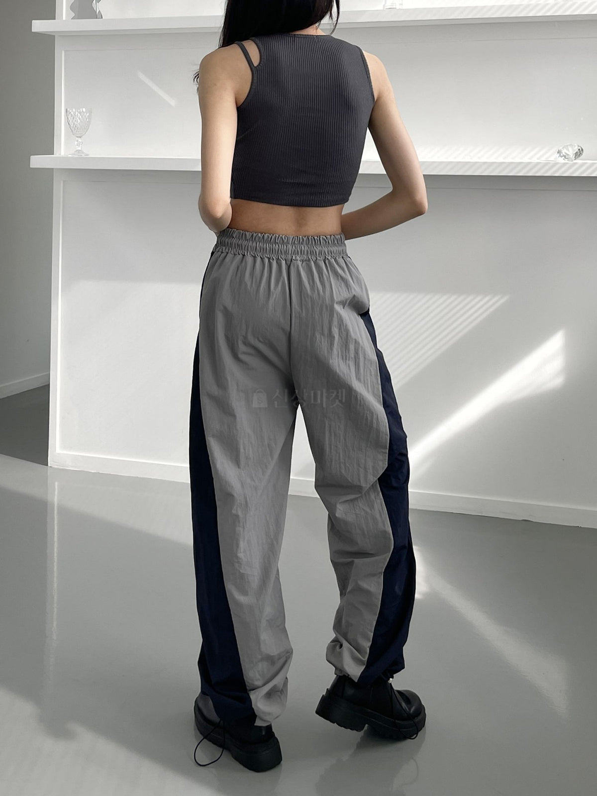 Le Sserafim Asymmetrical Open Shoulder Ribbed Crop Top